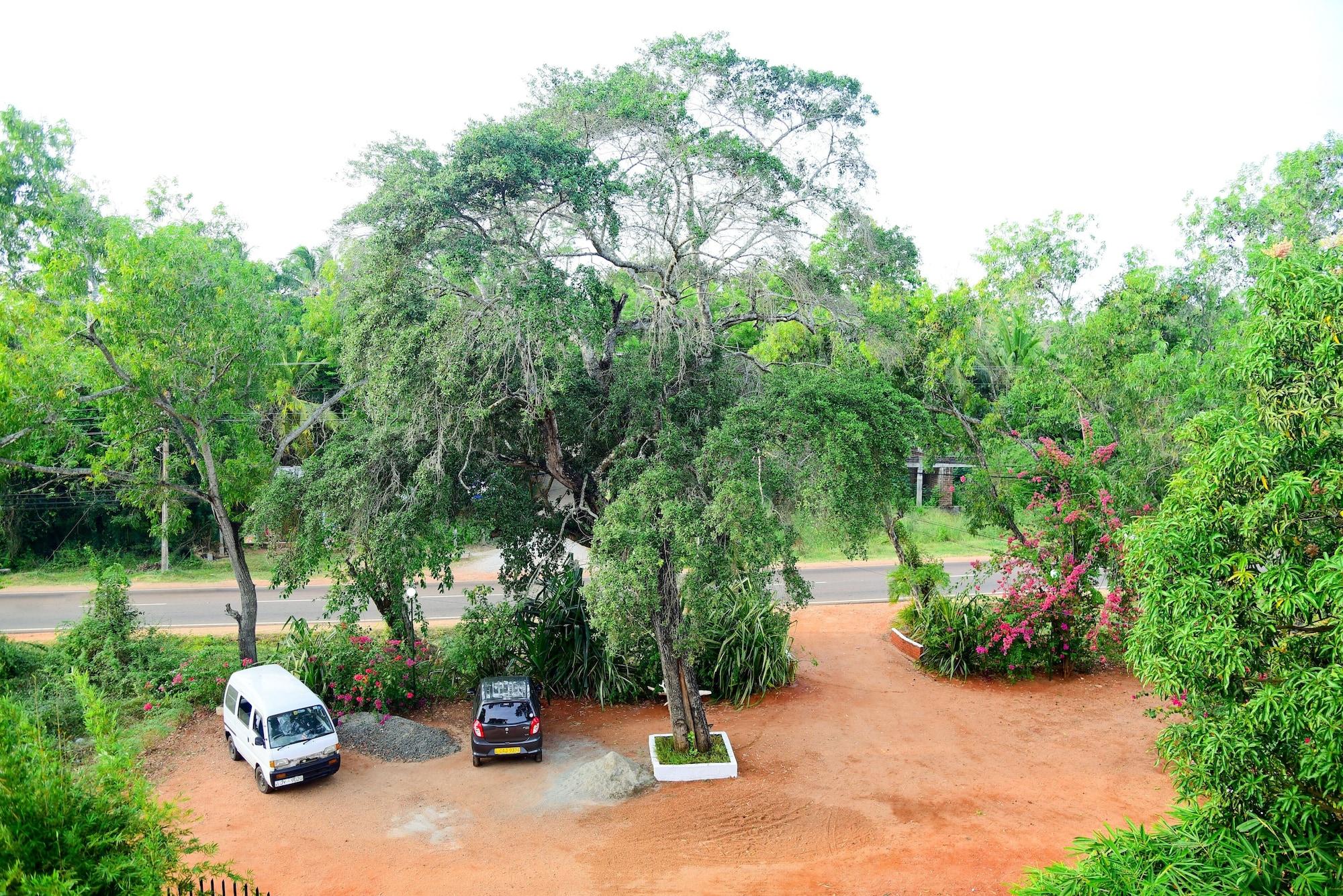 Hotel Moonstone Anuradhapura Εξωτερικό φωτογραφία