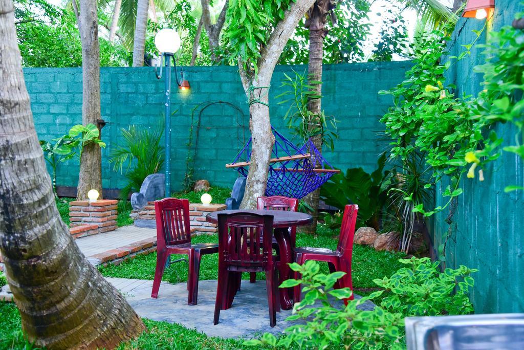 Hotel Moonstone Anuradhapura Εξωτερικό φωτογραφία