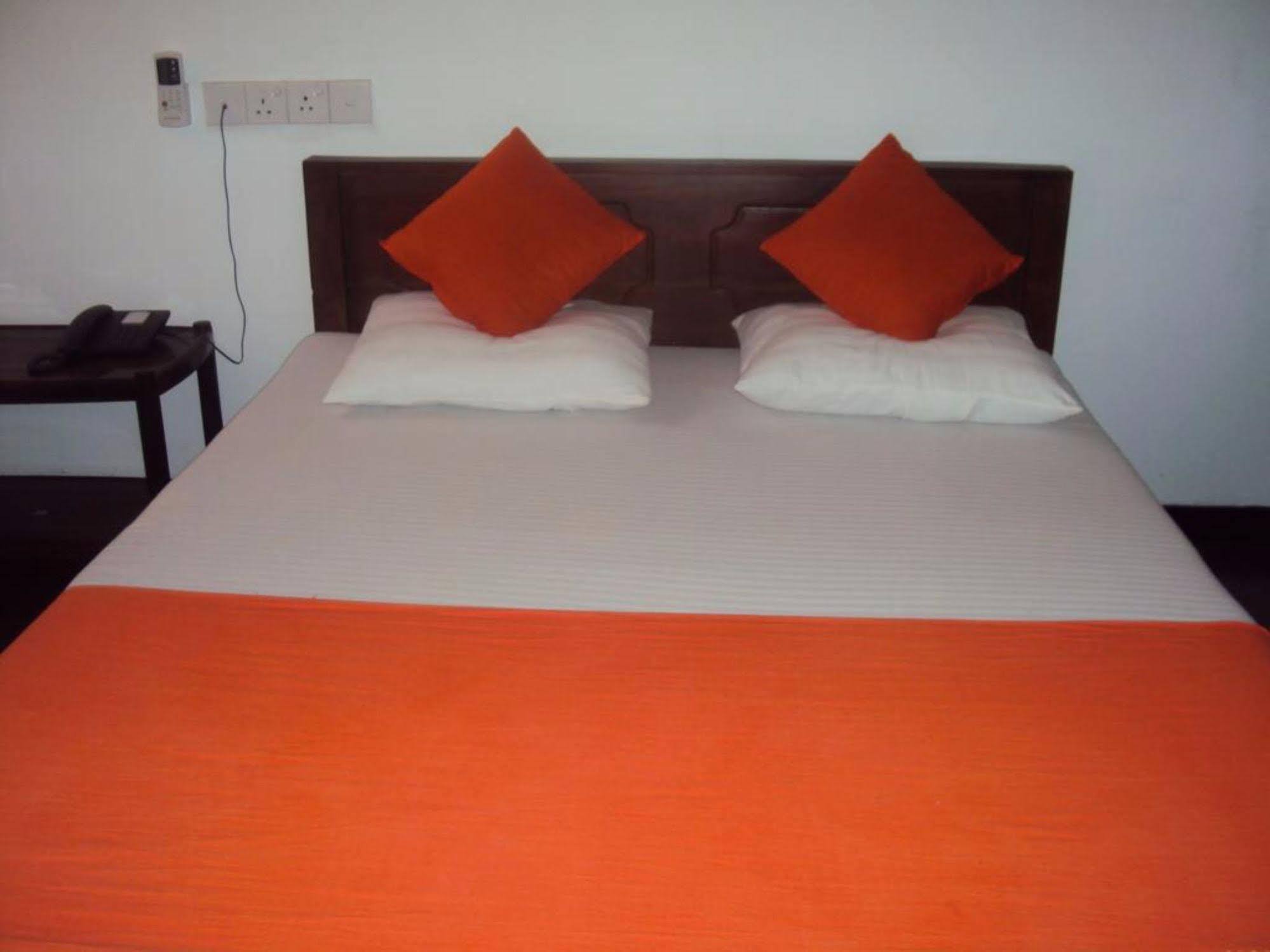 Hotel Moonstone Anuradhapura Εξωτερικό φωτογραφία